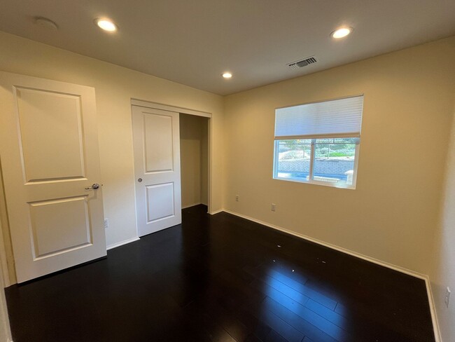 Building Photo - Newbury Park 4+2.5 on cul-de-sac w/upgrades!