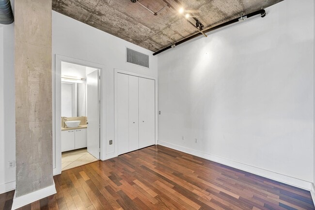 Building Photo - 411 NW 1st Ave