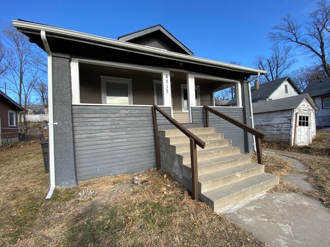 Building Photo - Fully Remodeled 3 Bedroom House!