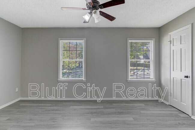 Building Photo - 2291 Madison Ave