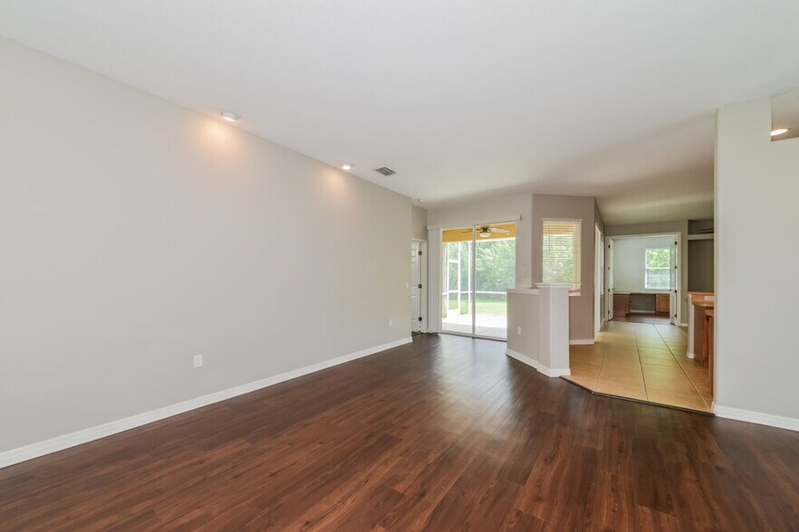Building Photo - 5412 Lexington Dr