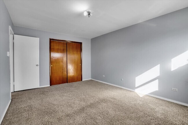 Building Photo - 18333 Wentworth Ave