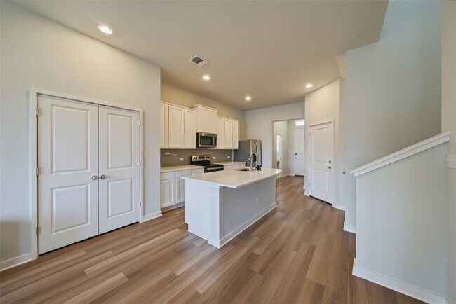 Building Photo - 17303 Emperador Dr