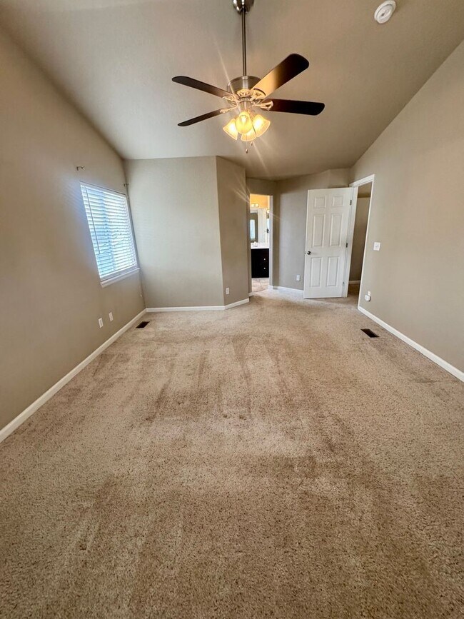 Building Photo - 5 Bedroom Home in Stetson Hills