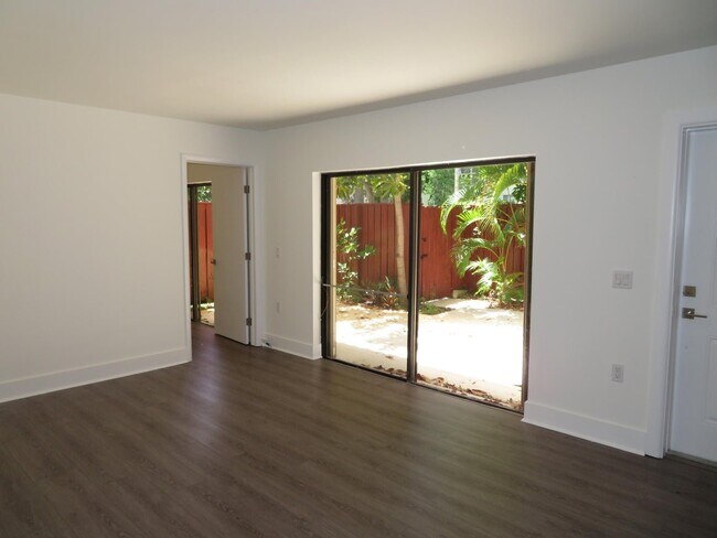Building Photo - 1700 Embassy Dr