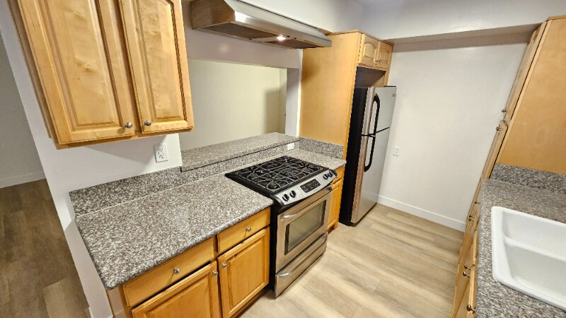 Building Photo - 1130 N Fuller Ave