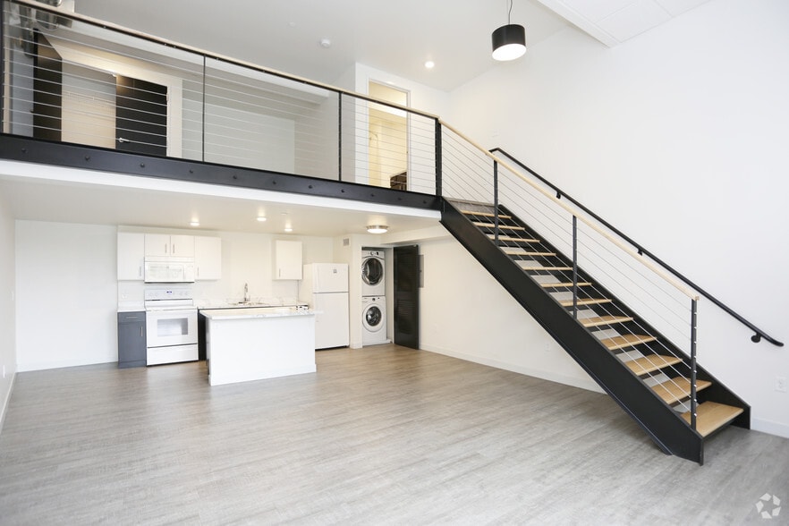 Interior Photo - The 616