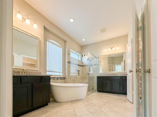 Building Photo - 9311 Stablewood Lakes Ln