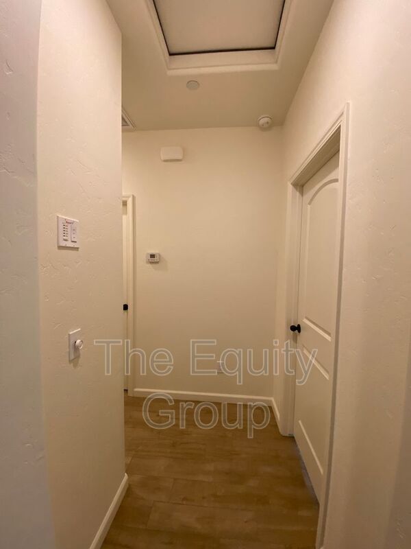 Building Photo - 3212 N Noyes Ct
