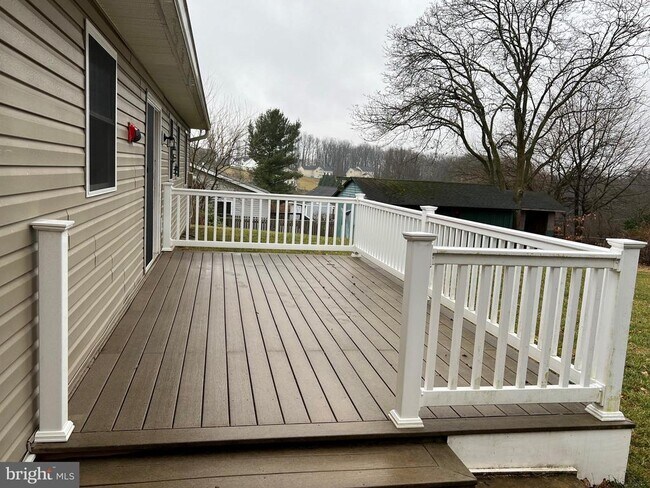 Building Photo - 810 Wisteria Dr