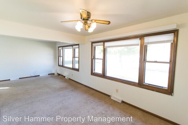 Building Photo - 3 br, 2 bath House - 815 N Elmer St.