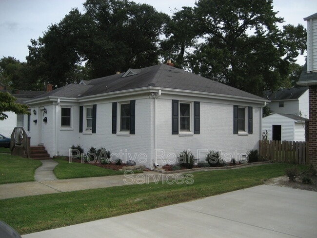 Building Photo - 725-B Carolina Avenue