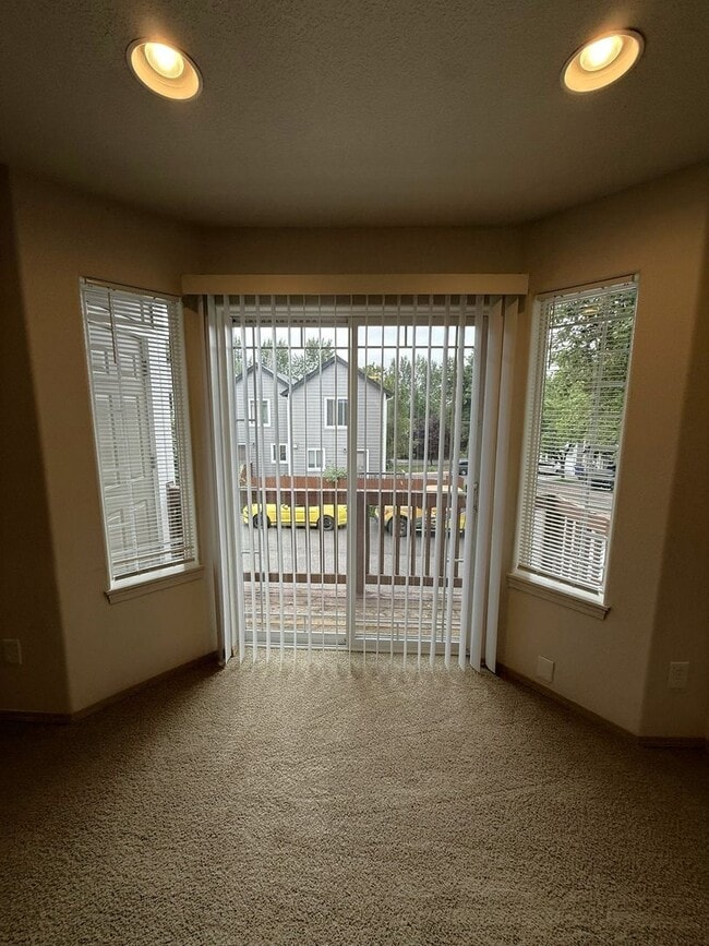 Building Photo - 4466 NE Nicholson Loop
