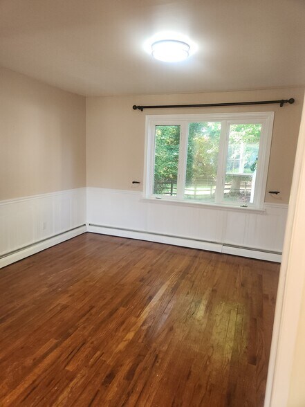 Building Photo - 662 Parmentier Rd
