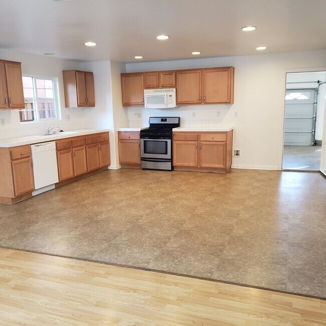 Building Photo - BEAUTIFUL ROSETTA CANYON 45014 Anabel Lane Lake Elsinore