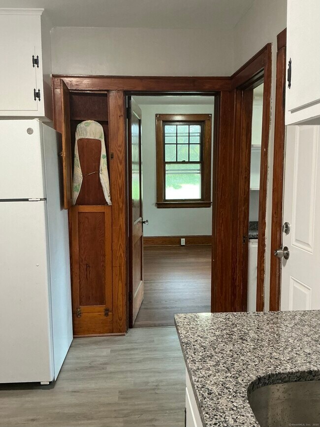 Building Photo - 73 Stack St