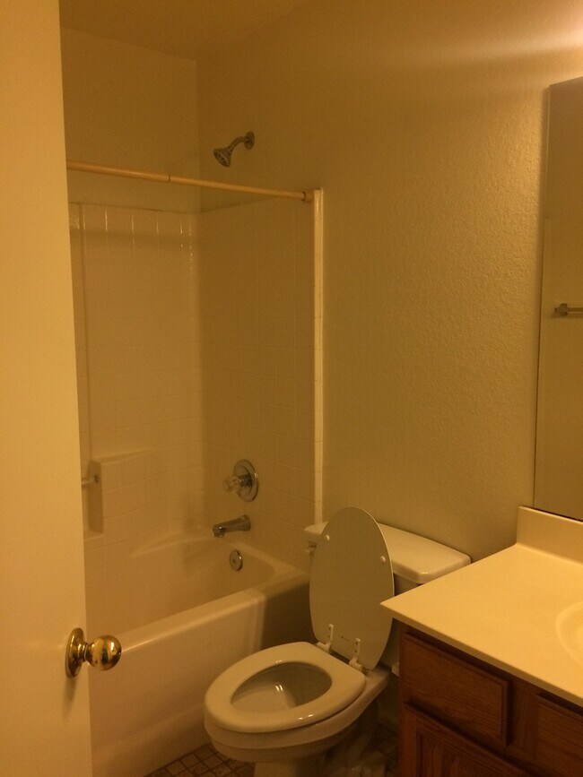 Building Photo - Beautiful 3 bedroom 2 bath North Phoenix h...