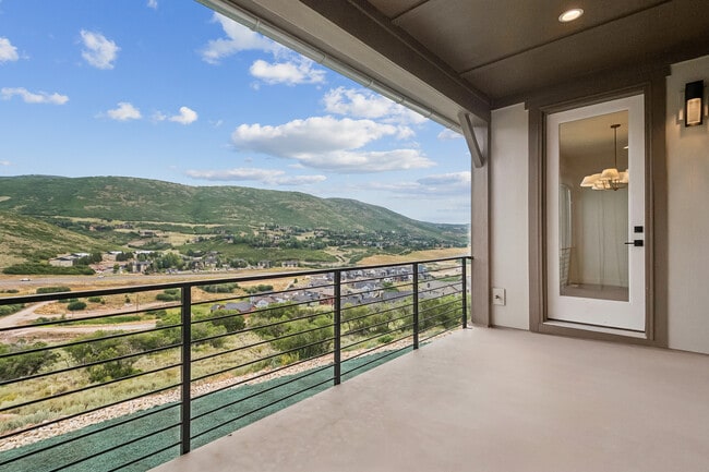 Building Photo - 474 Ascent Dr