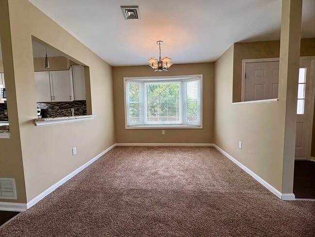 Building Photo - 2 Bedroom 2.5 Bathroom in Hummelstown!