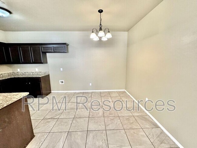 Building Photo - 151 Bison Ct Way