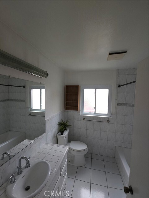Building Photo - 5091 Quail Cir