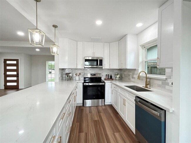 Building Photo - 9603 Philmont Dr
