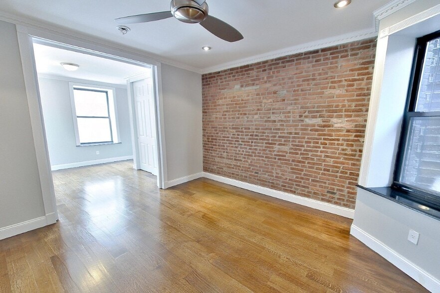 Primary Photo - 219 E 23rd St