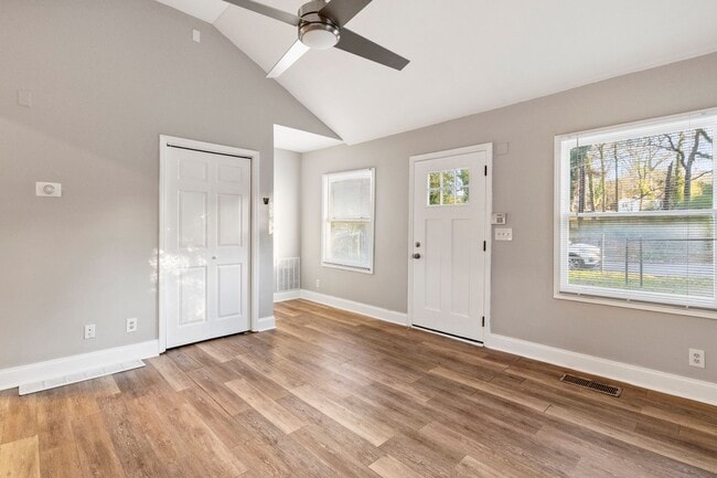 Building Photo - We Bringing Affordable Back - Intown Living - Voucher Approved!