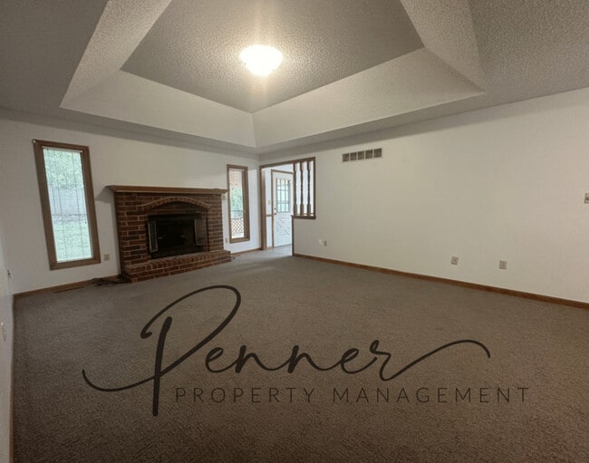 Building Photo - 2701 S Coachman Dr