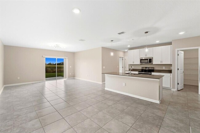 Building Photo - 724 Daring Dr