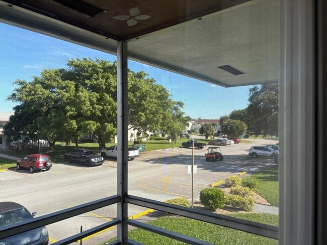 Building Photo - 44 Waltham B