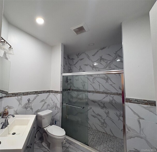 Building Photo - 6 Kara Ct