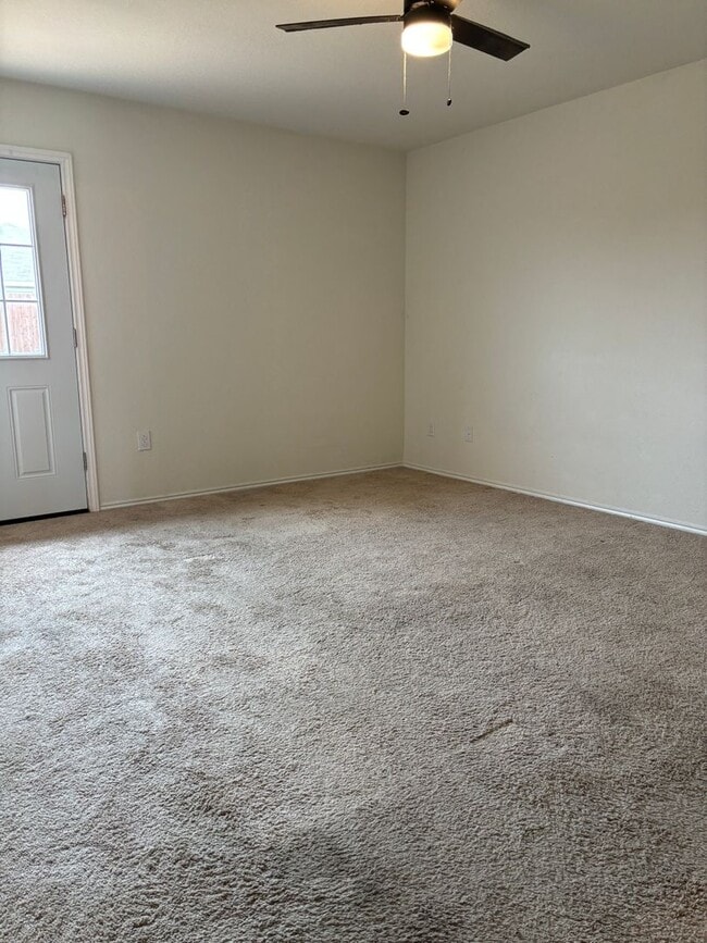 Building Photo - EMISD***3/2/2****