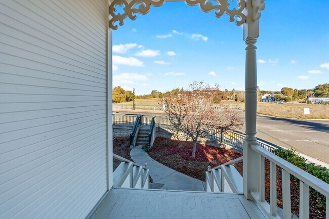 Building Photo - Downtown Napa 2 bdrm 1.5 Bath Home Availab...