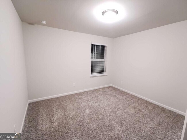 Building Photo - 6025 White Sycamore Pl