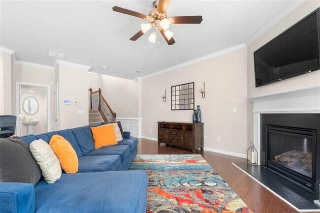 Building Photo - 6022 Mayfield Way SE