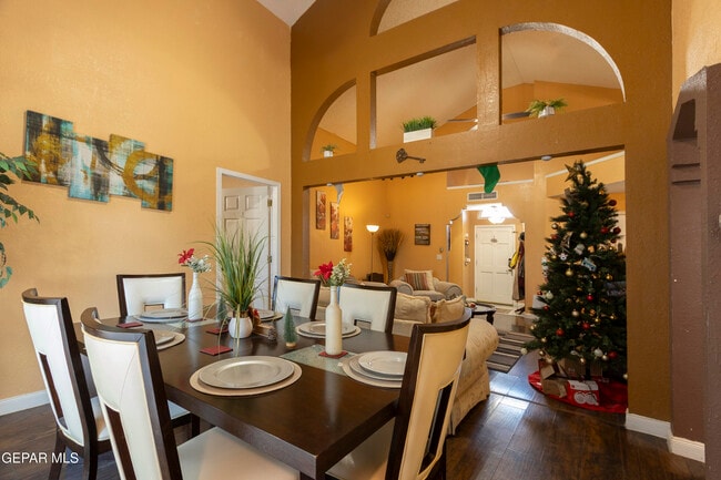 Building Photo - 1123 Night Hawk Dr