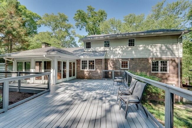 Building Photo - 2663 Rangewood Dr NE