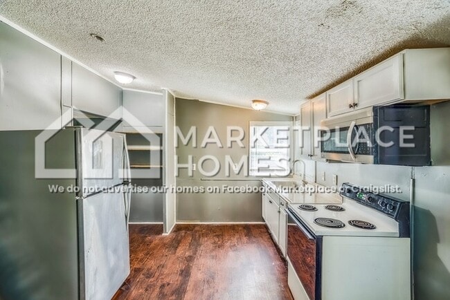 Building Photo - 664 Cherokee Dr
