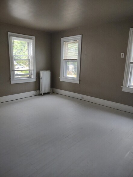 Building Photo - 2011 Capouse Ave