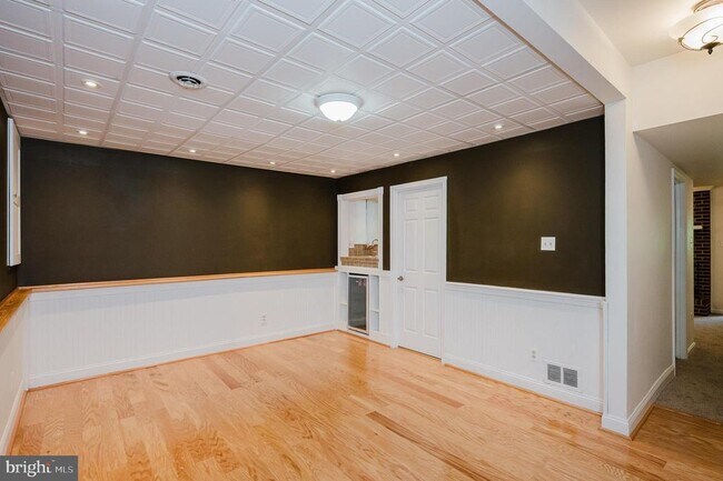Building Photo - 27 Faraday Dr