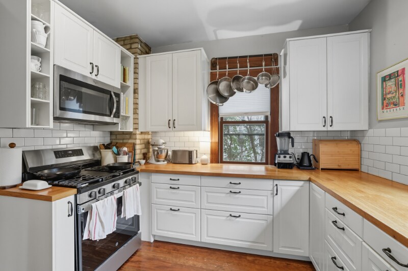 Building Photo - 1679 Hubbard Ave