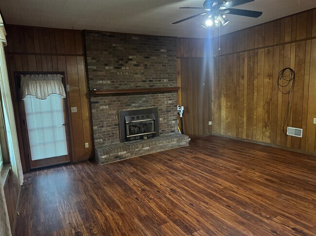 Building Photo - 9625 KY-185