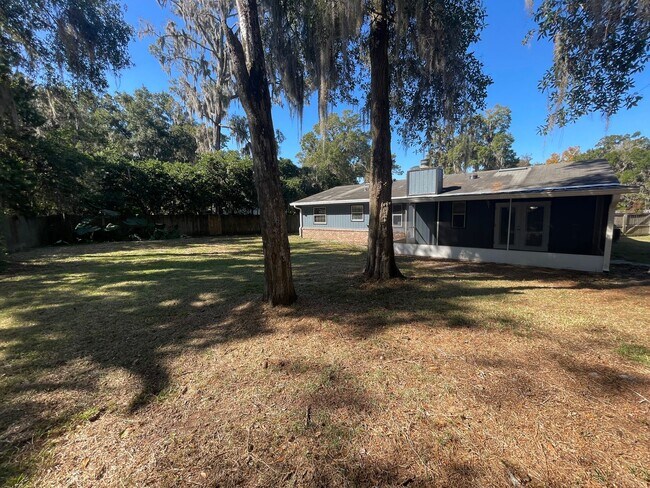 Building Photo - 3/2 (Valwood) This beautifully refreshed h...