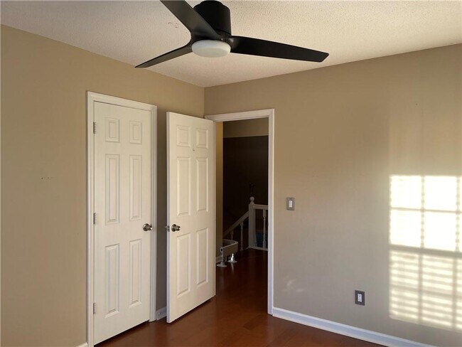 Building Photo - 8020 Sand Wedge Cir