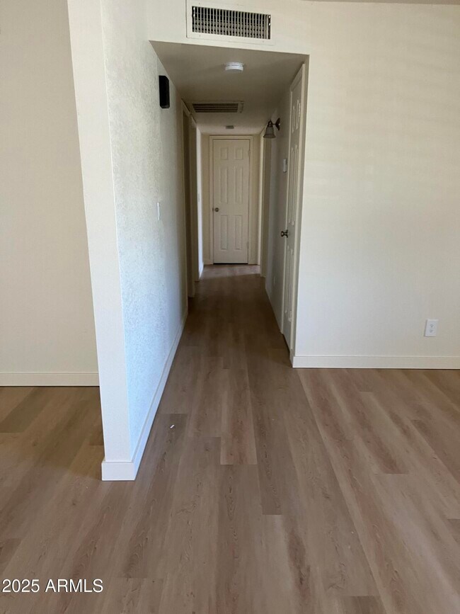 Building Photo - 626 N Hosick Cir