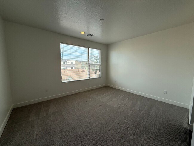 Building Photo - 2313 E Luciano Ln