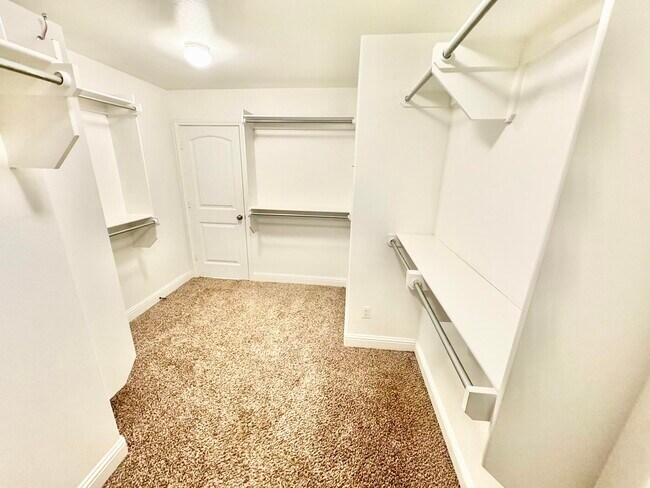 Building Photo - 13801 Avenue W