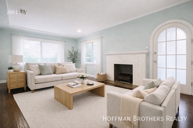 Building Photo - 806 N Las Palmas Ave