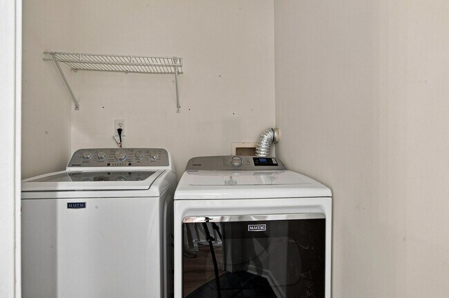 Building Photo - 13 Paddington Ln